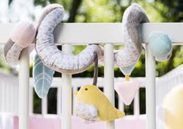 Decoration Chambre Bebe Toises Lampes Rideaux Et Tableaux Pour Garcon Et Fille Bebe9