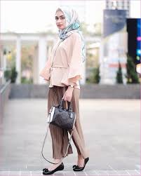 Kantor untuk wanita, seragam dinas kantor, seragam kantor elegan, model baju kerja kantor terbaru 2016, produksi seragam kantor korea, jual seragam kantor muslimah, jual baju seragam kerja eceran surabaya, jual seragam kantor hijau. 9 Style Hijab Casual Buat Ke Kantor Paling Trendy