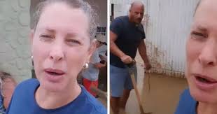 Leslie Stewart se suma a labores de limpieza en Punta Hermosa tras huaico:  “Todos apoyando”