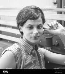 Neva Wood's Instagram, Twitter & Facebook