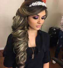 Entdecke rezepte, einrichtungsideen, stilinterpretationen und andere ideen zum ausprobieren. Hairstyle For Quinceanera Hair Style For Party