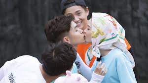 Confetti #sam #ihaytv jun phạm đã trả lời sai câu hỏi landmark 81 được thiết kế theo hình gì dù nhà anh ở ngay trong tòa nhà. Ä'ay Chinh La Cáº·p Sao Viá»‡t Ä'ang Khiáº¿n Fan Ráº§n Ráº§n Mong Thanh Ä'oi Vi Qua Dá»… ThÆ°Æ¡ng