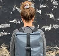 Grauer Rucksack Norr Straps