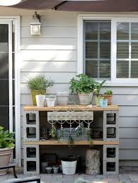 Fascinating Diy Cinderblock Garden Design And Ideas 3 Topfertisch Betonblock Garten Betonschalsteine