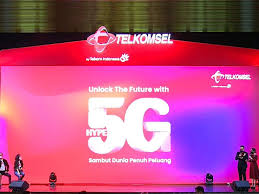 Tulisan yang menyertai logo telkomsel yang semula hadir dalam font kaku pun diubah menjadi font khusus yang lebih fleksibel bernama telkomsel batik sans regular karya kreator lokal deni anggara. Telkomsel 5g Joss Co Id