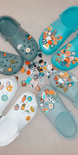 Aesthetic Black Crocs With Charms Crocs Crocs Shoes Crocs Croc Charms