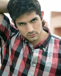 Diverso Magazine: Michael Roa