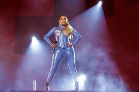 Learn spanish in a fun way with the music video and the lyrics of the song location (official video) of karol g, anuel aa, j. Karol G Presenta Location Con J Balvin Y Anuel Aa El Espectador