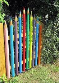 Findest Du Deinen Gartenzaun Auch Etwas Langweilige Dann Pimpe Deinen Zaun Mit Diesen 12 Kreativen Ideen Diy Gartenbau Garten Design Kreative Ideen