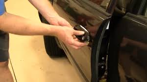 The toyota corolla 2005 le runs with both manual and automatic gearbox. How To Replace Exterior Door Handle On 1998 2002 Toyota Corolla Autoevolution