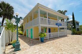 Siesta Key Vacation Rental Lulu S Key House In Siesta Key Village Pool Walk To B Florida Keys Vacation Rentals Florida Keys Beaches Vacation Home Rentals
