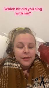 When your alone and being your crazy self ❤️ #singwithme #makeface #evie  #embracebeautywithevie #reelsinstagram #reelsfbpage I know your singing too  🫶