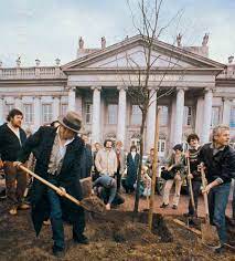 From wikimedia commons, the free media repository. Nachhaltigkeit Und Kunst Mit Joseph Beuys Begann Es Innovator S Guide Switzerland