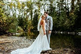 Find the wedding dress of your dreams at our seattle, wa bridal boutique. North Bend Escapes All Moon River Suites And Wedding On The River Townhouses For Rent In North Bend Washington United States