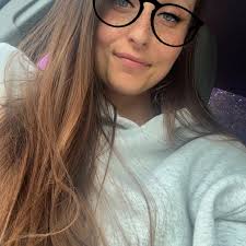 Jim Staff put down his pool cue Tuesday and picked up his guitar. He played  for over 3 hours at the Avenue, 311 Corunna Ave. How good was he? When he  said