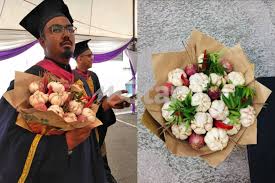 We did not find results for: Ramai Pandang Pelik Graduan Usung Bawang Pemberian Awek Di Majlis Konvo Kawan Kata Sesuai Viral Mstar