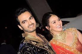 Esha Deol S Star Studded Sangeet Ceremony Photos Ibtimes India Esha deol, who gave birth to daughter radhya in october 2017, is expecting esha deol is expecting her second child with husband bharat takhtani, the actress revealed on social media on monday.