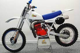 Pin By The Antiquarium On G A R A G E Motorcycle Dirt Bike Honda Dirt Bike Motocross Bikes