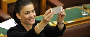 Kutatási területe a vállalatgazdaságtan, a versenyképesség és a logisztika. Demeter Marta Meghokkento Karrierje Www Flagmagazin Hu