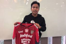 .fahmi saat kesurupan membuat heboh netizen, fahmi tiktok, bang fahmi, beragam vidio viral karena kami menyediakan ribuan informasi yang kamu butuhkan seputar info fahmi kesurupan. Fahmi Al Ayyubi Ke Bali United Teco Girang Aji Santoso Terheran Heran Bolasport Com