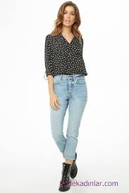 Siyah Gomlek Kombinleri Bayan Mavi Kot Pantolon Siyah Uzun Kol Desenli Gomlek Siyah Deri Bot Siyah Deri Moda Stilleri Deri Bot