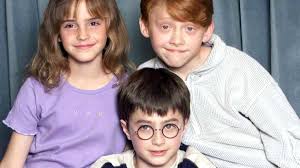 To finish off this list of the talented main cast of the harry potter films, is the other half of the weasley parents: Dan Emma And Rupert Were Cast In Potter 15 Years Ago Today