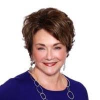 Kellie Roy's Instagram, Twitter & Facebook