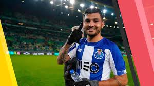 El jugador mexicano del porto dio dos asistencias y provocó un penal en el triunfo sobre el olympique marseille este martes. Tecatito Corona Da Asistencia Por Cuarto Juego Consecutivo Futbol Total