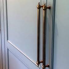 Sometimes all it takes to bring new life to something old is a new accessory. Top 70 Best Kitchen Cabinet Hardware Ideas Knob And Pull Designs