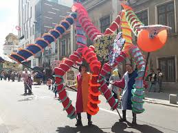 La pas pe calea victoriei 2017 if you like the video and you want more, you can: Reportaj PrinÅ£ese In Pijama Si Pe News Ro