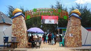 Fasilitas pantai tiga warna malang. Harga Tiket Fasilitas Dan Lokasi Maps Wisata Pantai Lon Malang Sampang Gerbang Pulau Madura