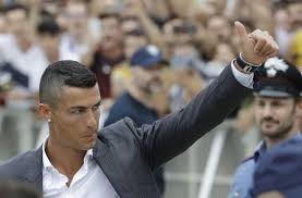 La carrière de cristiano ronaldo. Ankunft Von Cristiano Ronaldo Juventus Turin Begrusst Seinen Neuen Superstar Fussball Stuttgarter Zeitung