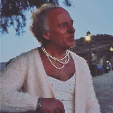 Mενδώνη έχει προσκαλέσει την ενωση ανταποκριτών ξένου. Qlyoeewtgejpkm