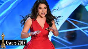 Moana Star Auli I Cravalho Sings How Far I Ll Go Lights Up 2017 Oscars Stage Youtube
