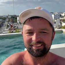 Hi guys what's the best way for renting a car for few days here in Tbilisi!