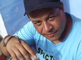 churuja serpiente en la mano