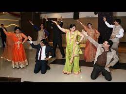 Couples Dance On Old Songs Indian Wedding Dance Performance Choreography Step2step Dance Studio Youtube