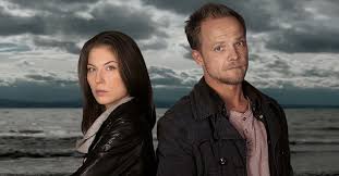 Ludwig, der bruder des toten, und seine frau christa haben 1997 drei keltische masken in einem felsengrab im wald gefunden und dann in einem museum ausgestellt. Murder By The Lake Streaming Tv Show Online