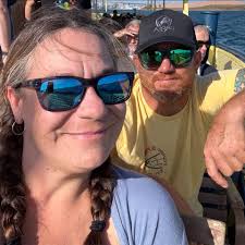 Where to find a pool ladder with three steps for above ground pool?