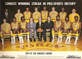 May 7 1972 The Los Angeles Lakers Defeated The New York Knicks 4 1 In The Nba Finals Capturing Their First League Cha Los Angeles Lakers Lakers Nba Pictures