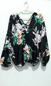Toko grosir baju murah terlengkap bmgshop indonesia. Blouse Wanita Motif Bunga Fesyen Wanita Pakaian Wanita Atasan Di Carousell