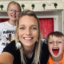 Tricia Meek's Instagram, Twitter & Facebook