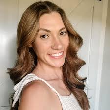 Are photographers interested in using a historic mansion in Hopkinsville  for engagement photos?