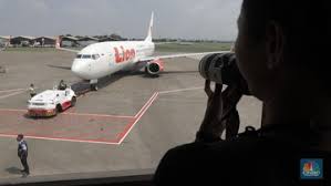 Tips hilangkan rasa takut naik kapal terbang. Bepergian Naik Pesawat Masih Bisa Nih Catat Syaratnya