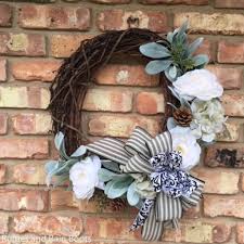 Farmhouse spring décor is basically decoration for spring season in a simple and rustic style. Make This Simple Spring Farmhouse Wreath In Minutes
