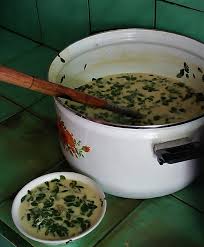 Terlihat begitu nikmat dipadukan dengan ubi jalar yang dipotong stik dan digoreng. Sayur Kelor Khas Tanah Kaili Jejak Taumy