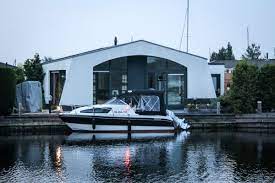 Ferienhaus in dänemark mit boot mieten. Boot Und Bungalow Hollandurlaub Direkt Am Wasser