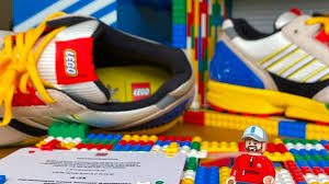 The origins of the adidas zx 8000 lego dates back to 1984, when adidas initially inaugurated its zx the adidas zx 8000 lego's overall look is unforgettably striking. Lego X Adidas Zx 8000 Yellow Blue Where To Buy Fz3482 Marca Adidas Sede 2017