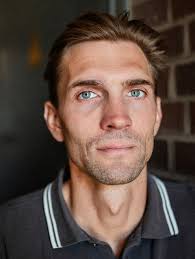 Simon Mantei, actor (LuckyPunch Management)