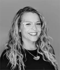 Kay Mcelroy's Instagram, Twitter & Facebook